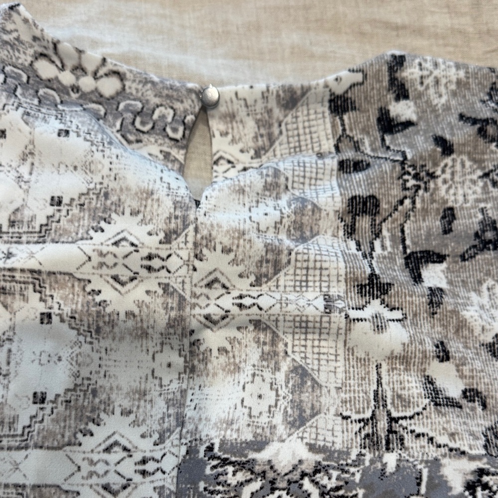 Calvin Klein Women's Gray Patterned Top -M - Picture 5 of 6